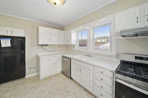3268 N Schultz Dr, Lansing, IL 60438 photo 5