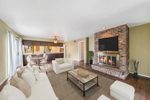 1573 Killdeer Dr, Naperville, IL 60565 photo 4