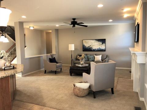 1021 Alberta Rd, Elgin, IL 60124 photo 8