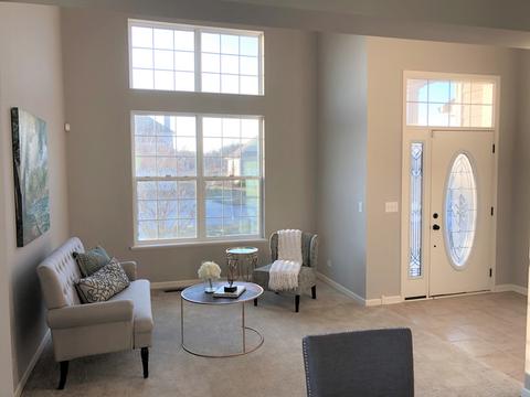 1021 Alberta Rd, Elgin, IL 60124 photo 2