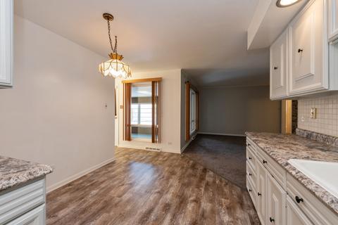 18829 William St, Lansing, IL 60438 photo 5