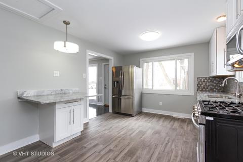 722 E 155th Pl, Phoenix, IL 60426 photo 4