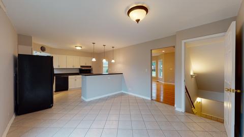 1217 Wayne Dr, Des Plaines, IL 60018 photo 12