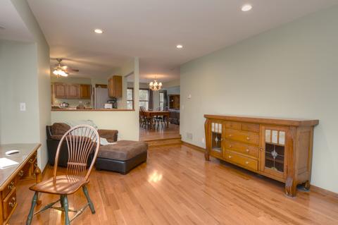4912 Hickory Way N, Johnsburg, IL 60051 photo 9