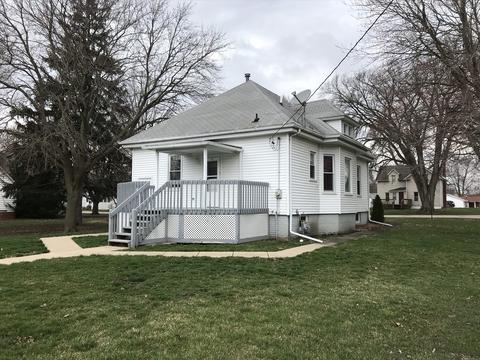 654 E Patton St, Paxton, IL 60957 photo 2