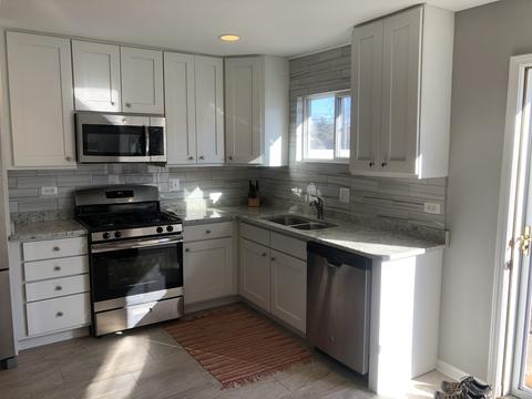 285 Newark Ln, Hoffman Estates, IL 60169 photo 2