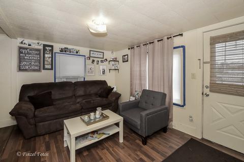 592 Oakhill Rd, Elgin, IL 60120 photo 6