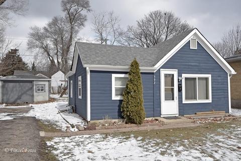 592 Oakhill Rd, Elgin, IL 60120 photo 1
