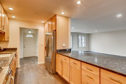 286 Diamond Head Dr, Des Plaines, IL 60018 photo 8