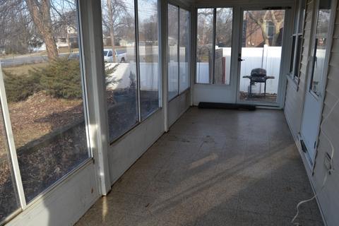 113 E Moore St, Ottawa, IL 61350 photo 5