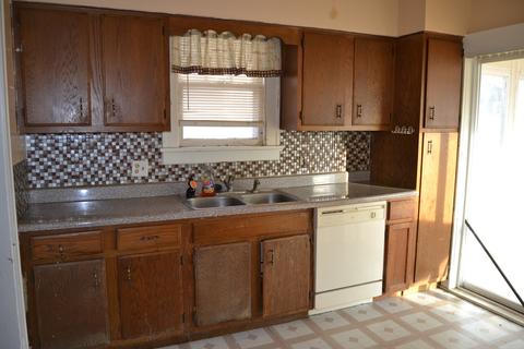 113 E Moore St, Ottawa, IL 61350 photo 3