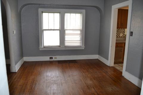 113 E Moore St, Ottawa, IL 61350 photo 8