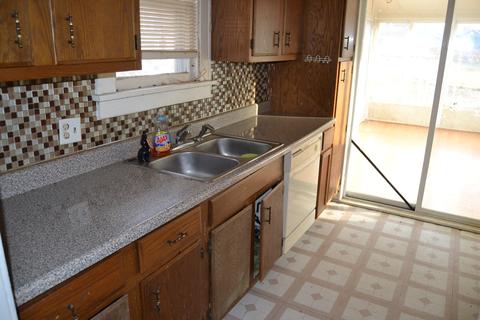 113 E Moore St, Ottawa, IL 61350 photo 2