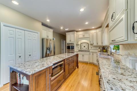3443 White Eagle Dr, Naperville, IL 60564 photo 9