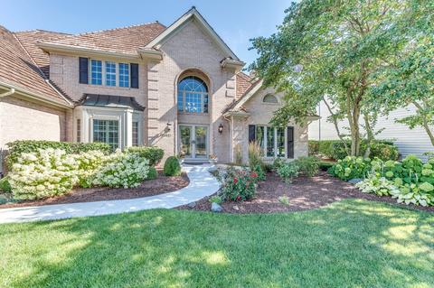 3443 White Eagle Dr, Naperville, IL 60564 photo 2