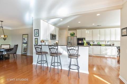 2499 Edgewater Dr, Elgin, IL 60124 photo 14