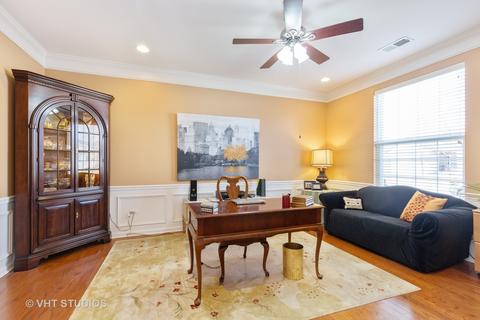 2499 Edgewater Dr, Elgin, IL 60124 photo 5