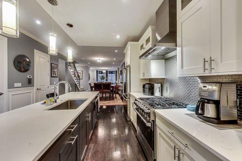 4849 S Champlain Ave, Chicago, IL 60615 photo 14