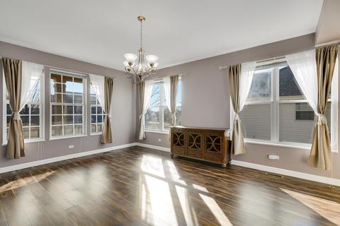 824 Red Barn Ln, Elgin, IL 60124 photo 4