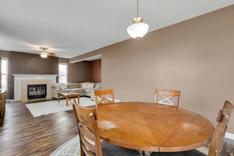 824 Red Barn Ln, Elgin, IL 60124 photo 15