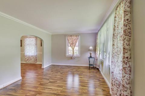 540 Selborne Rd, Riverside, IL 60546 photo 13
