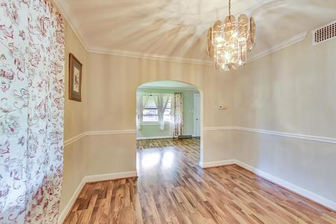 540 Selborne Rd, Riverside, IL 60546 photo 17