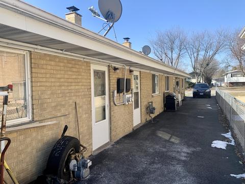 105 N May St, Addison, IL 60101 photo 4