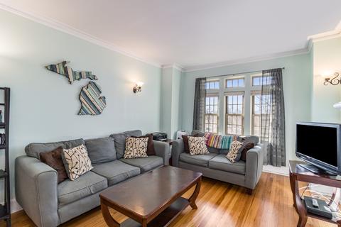 70 Pine Ave #3A, Riverside, IL 60546 photo 3