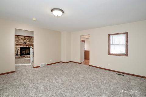 636 E Washington St, Marengo, IL 60152 photo 2