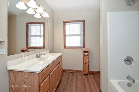 636 E Washington St, Marengo, IL 60152 photo 9