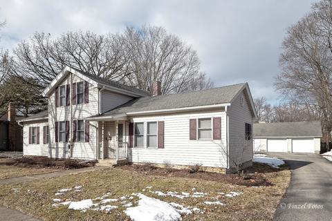 636 E Washington St, Marengo, IL 60152 photo 1