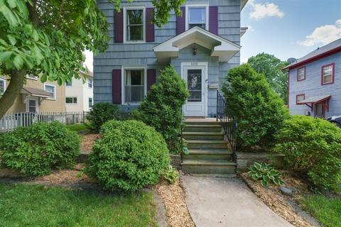 1015 E Grove St, Bloomington, IL 61701 photo 2