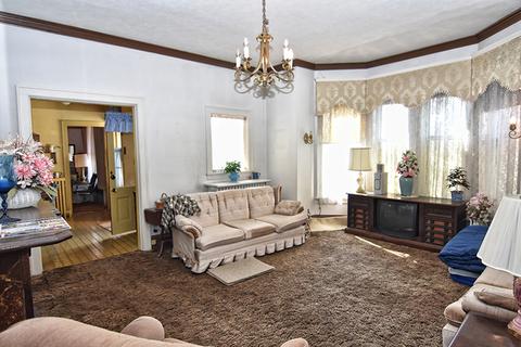 503 E Chicago St, Elgin, IL 60120 photo 5