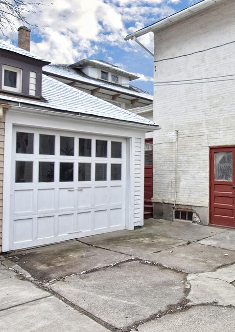 503 E Chicago St, Elgin, IL 60120 photo 17