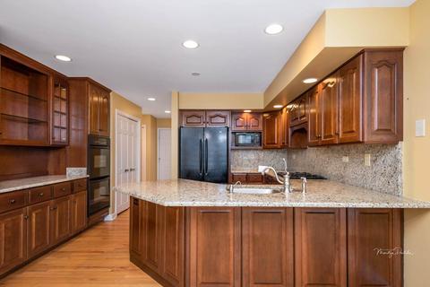 1303 Cranbrook Cir, Aurora, IL 60502 photo 14
