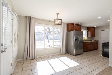 1305 Newcastle Ln, Hoffman Estates, IL 60169 photo 21