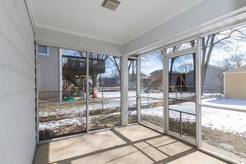 1305 Newcastle Ln, Hoffman Estates, IL 60169 photo 16