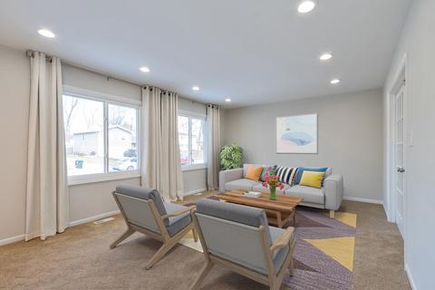 1305 Newcastle Ln, Hoffman Estates, IL 60169 photo 3