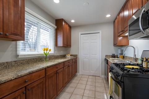 1305 Newcastle Ln, Hoffman Estates, IL 60169 photo 7