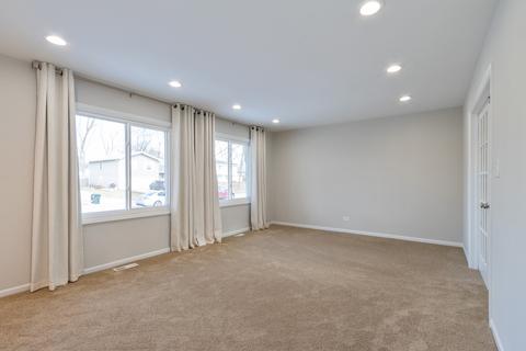 1305 Newcastle Ln, Hoffman Estates, IL 60169 photo 6