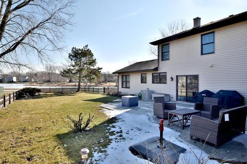 700 Holly Dr, Bartlett, IL 60103 photo 30