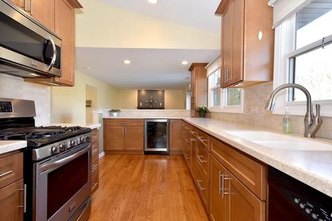 700 Holly Dr, Bartlett, IL 60103 photo 13
