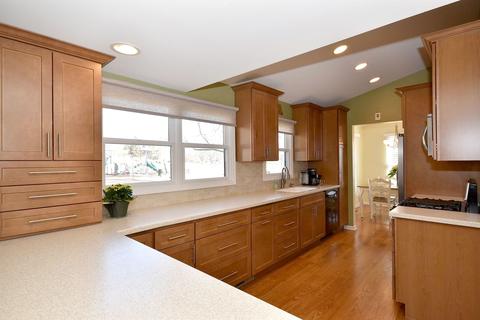 700 Holly Dr, Bartlett, IL 60103 photo 9