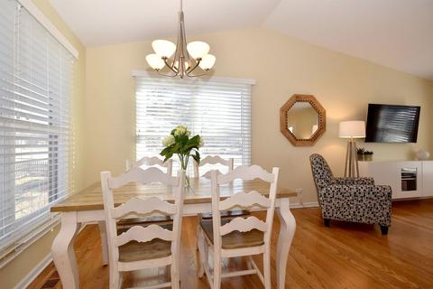 700 Holly Dr, Bartlett, IL 60103 photo 8