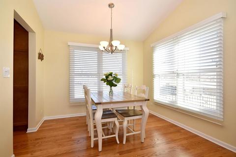 700 Holly Dr, Bartlett, IL 60103 photo 7