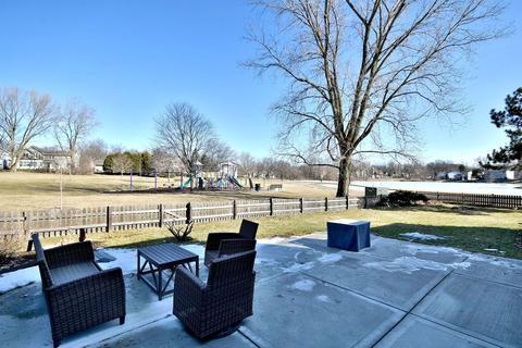 700 Holly Dr, Bartlett, IL 60103 photo 31
