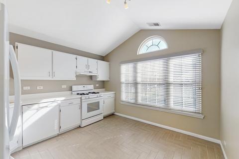 426 Cromwell Cir #3, Bartlett, IL 60103 photo 8
