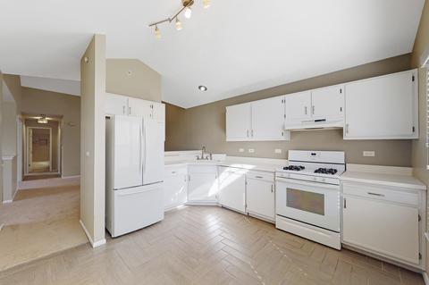 426 Cromwell Cir #3, Bartlett, IL 60103 photo 9