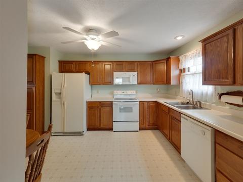 508 Wildberry Dr, Normal, IL 61761 photo 13