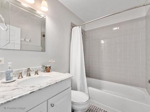 423 W Wesley St, Wheaton, IL 60187 photo 16